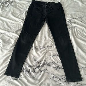 Black low rise ultimate jeggings 11L/30W